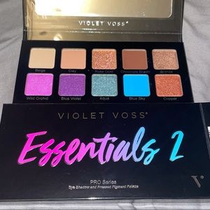 NEW unused Violet Voss Essentials 2 eyeshadow palette